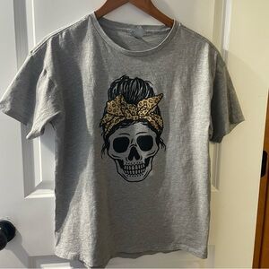 Gray Skull Graphic Tee